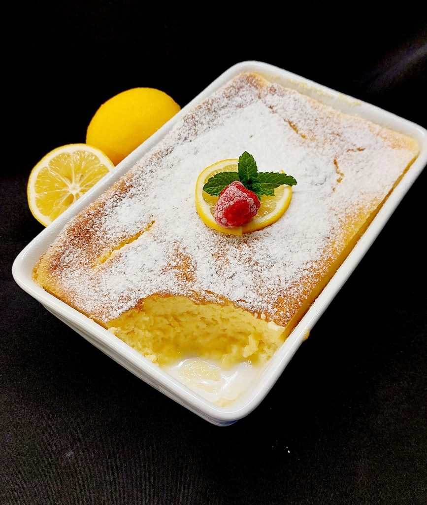 Zapeceni puding od limuna sa svezim jagodama i prahom od sesera